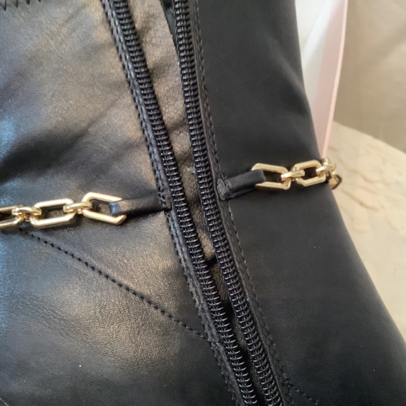 NWT Juicy-byJuicy Couture “Lacey” black heel ankle booties with gold chain Bling - Picture 11 of 13